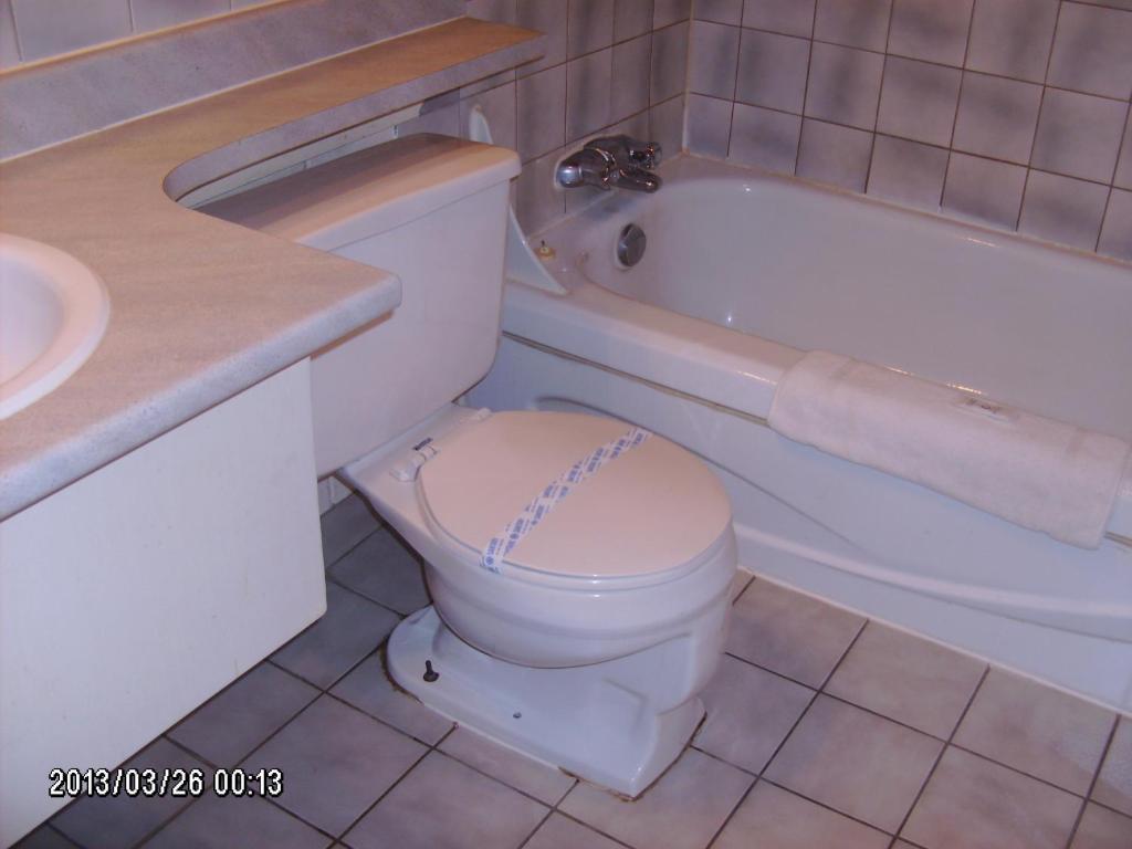 Queensway Court Motel Prince George Habitación foto