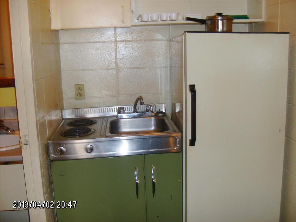 Queensway Court Motel Prince George Habitación foto